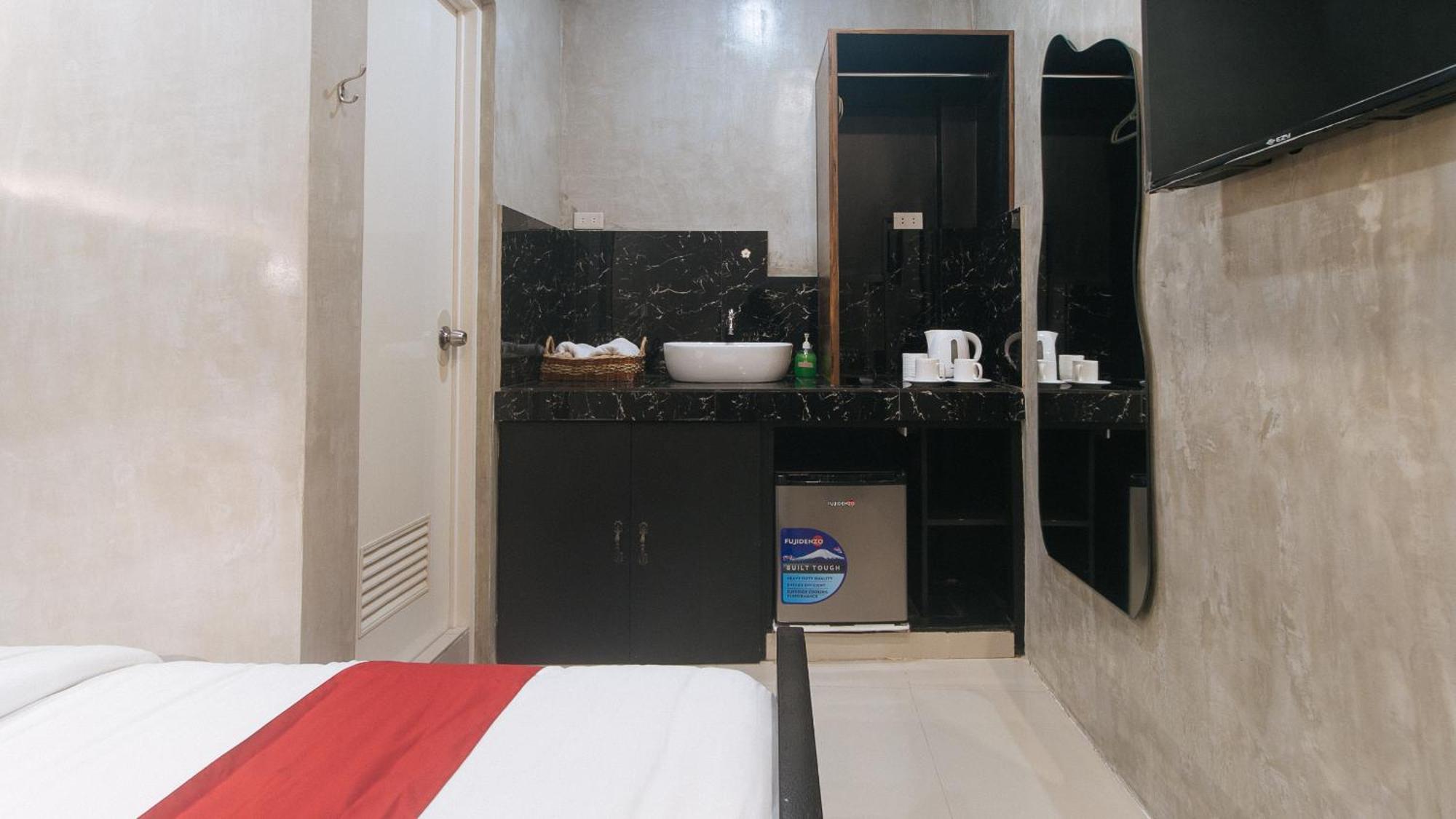 Reddoorz At Mbb Room Naia 2 Paranaque City Экстерьер фото